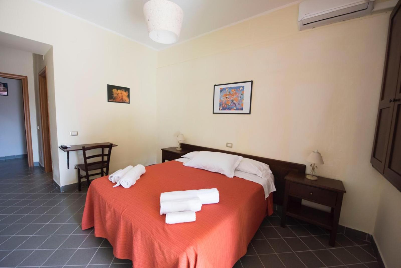 B&B Casa Cosmano Brancaleone Marina Ngoại thất bức ảnh