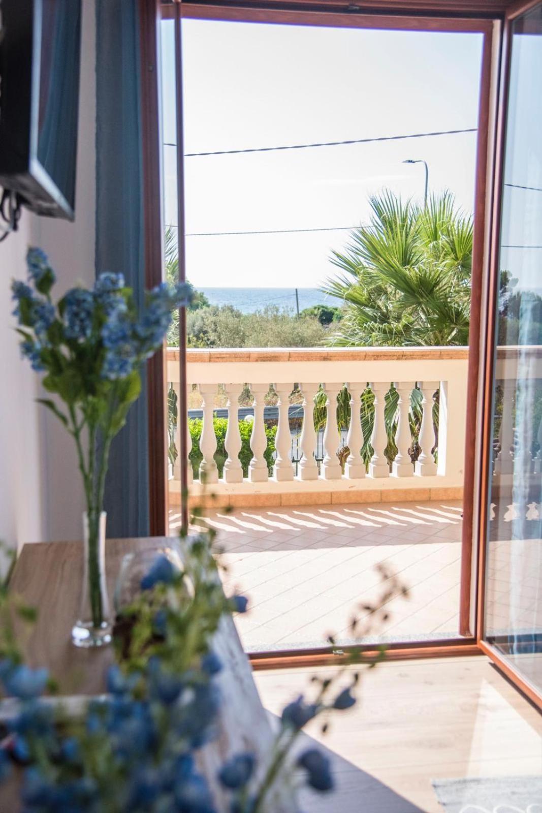 B&B Casa Cosmano Brancaleone Marina Ngoại thất bức ảnh