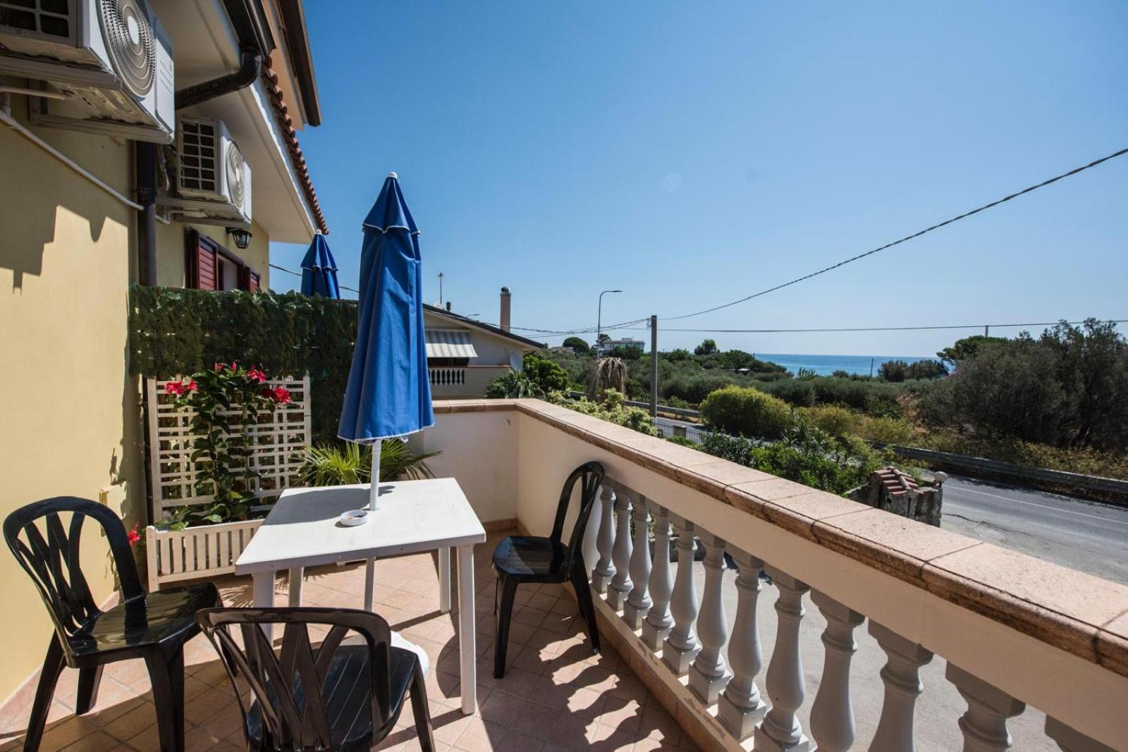 B&B Casa Cosmano Brancaleone Marina Ngoại thất bức ảnh