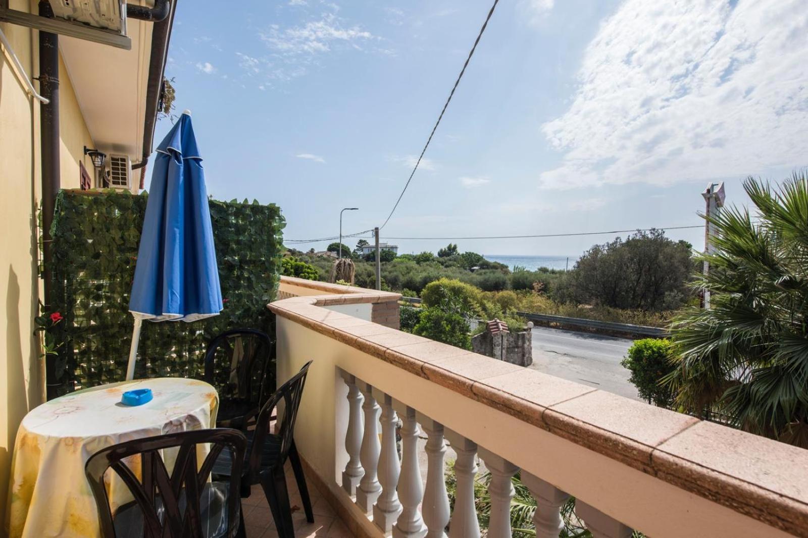 B&B Casa Cosmano Brancaleone Marina Ngoại thất bức ảnh