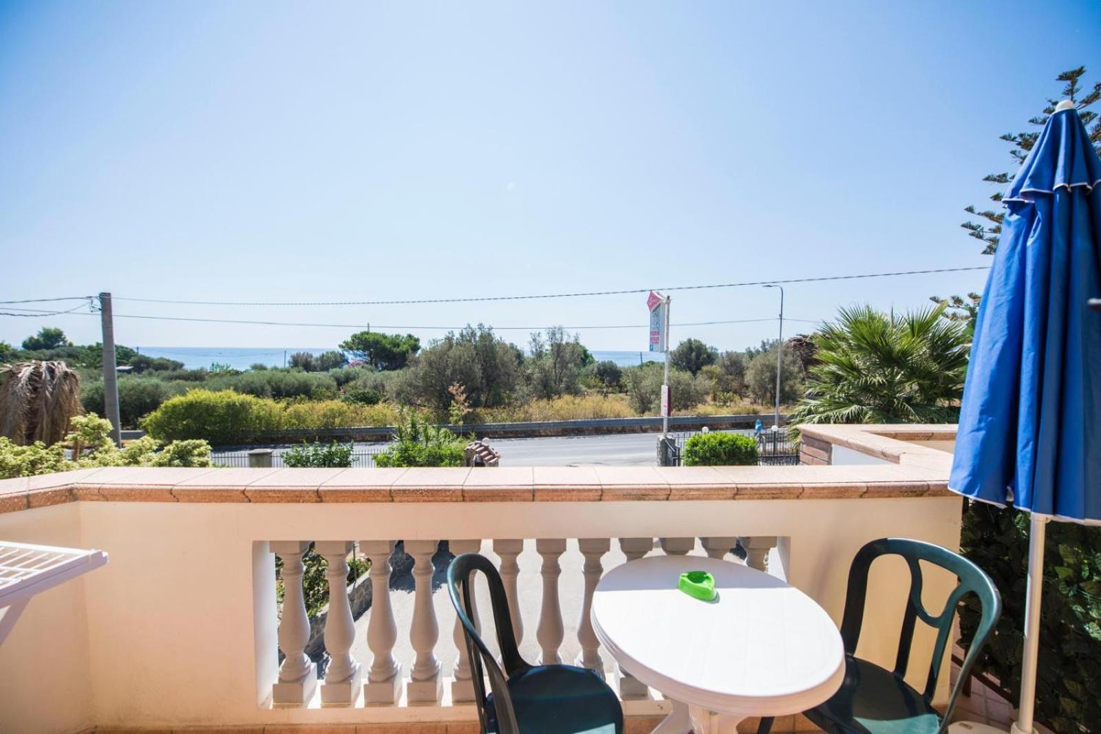 B&B Casa Cosmano Brancaleone Marina Ngoại thất bức ảnh