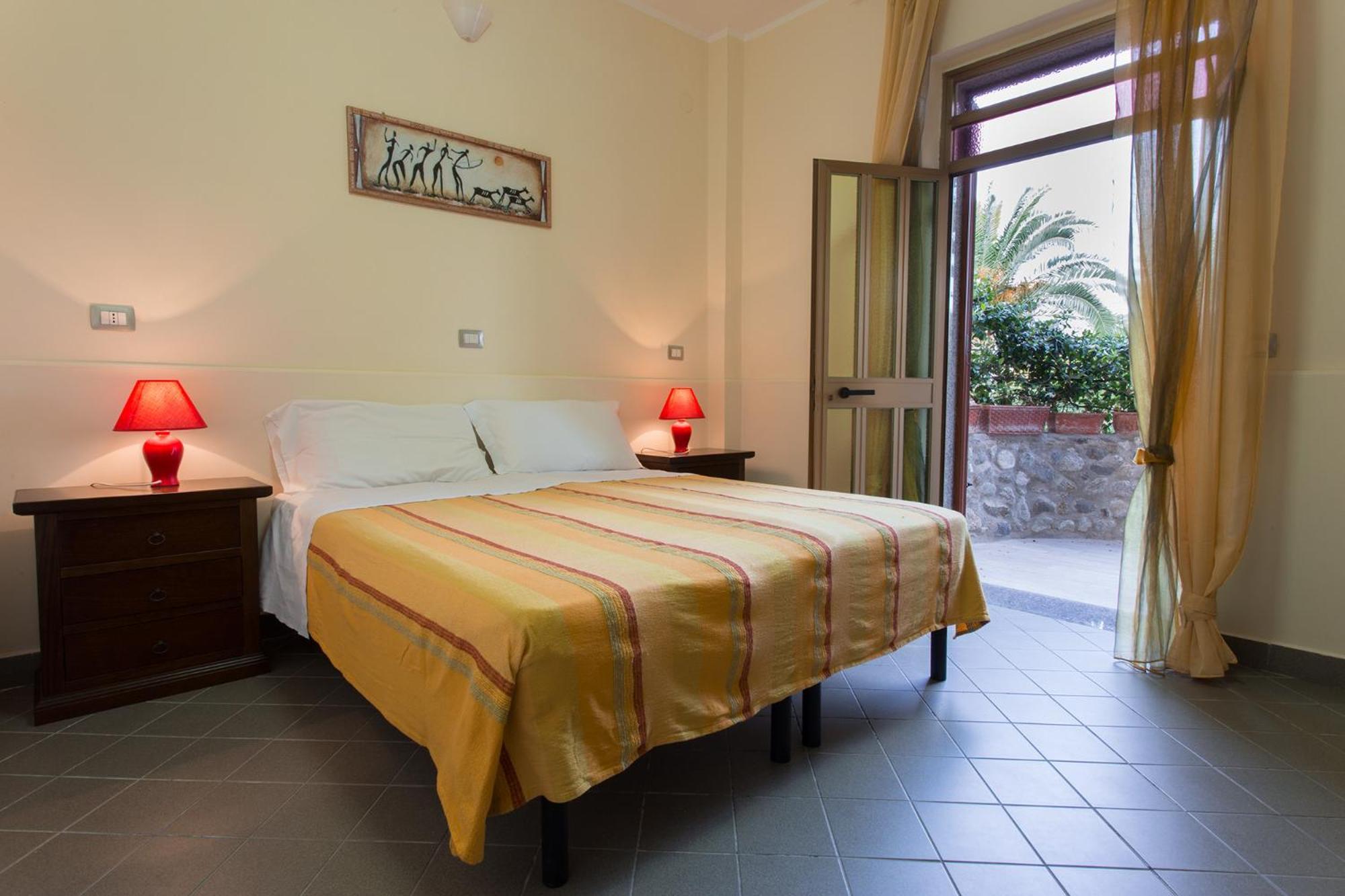 B&B Casa Cosmano Brancaleone Marina Ngoại thất bức ảnh